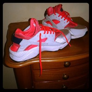 SALE  excellent condition Nike Huaraches