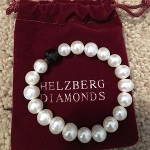 Helzberg pearl bracelet with jade bead