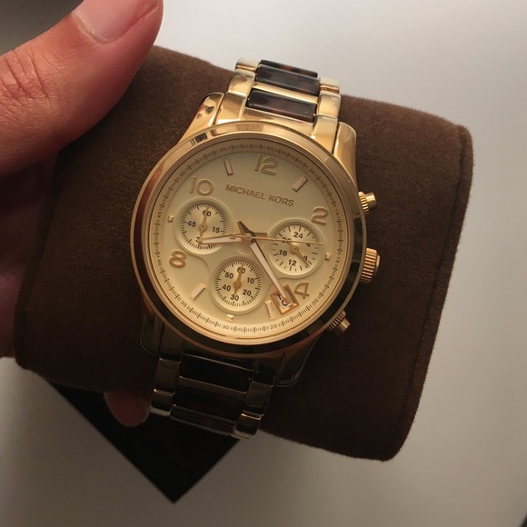 Michael Kors Women\'s Runway Gold Watch