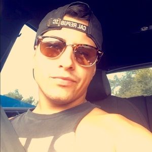 Meet your Posher, Cameron