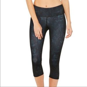 Alo Yoga Airbrush Capris Black Indigo- Medium