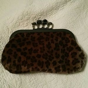 🚨SOLD🚨Leopard knuckle clutch (NWOT)