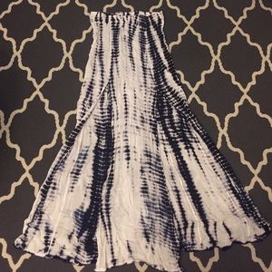 NEVER WORN maxi skirt