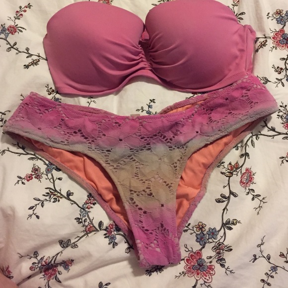 VS Pink bikini