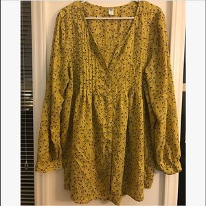 Old Navy Maternity Shirt