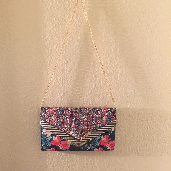 Aldo floral chain purse!