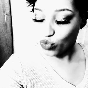 Meet your Posher, Lanea