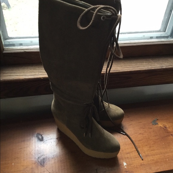 Boots! - Picture 2 of 3