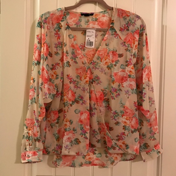 Forever 21 Tops - Long sleeve blouse with floral pattern