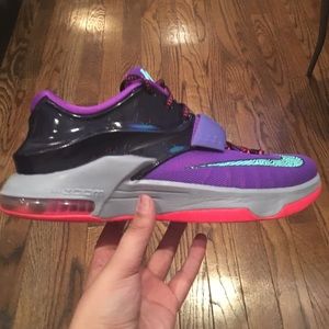 Kd 7 size 9