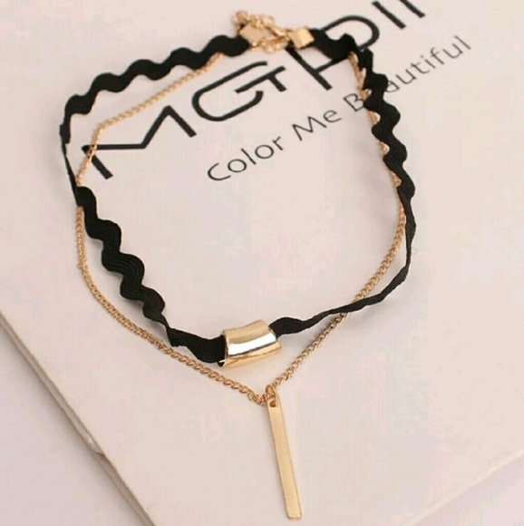 Jewelry - Choker with matching necklace