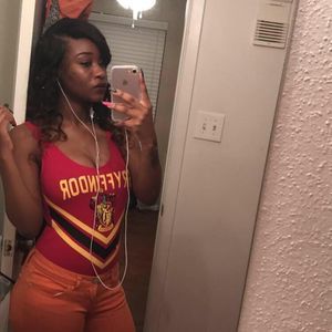 Meet your Posher, Kayla