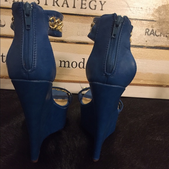 blue and gold leather ankle strap platform sandals - Picture 2 of 2