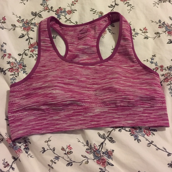pink sports bra