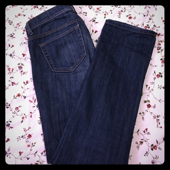 Like new slim straight jeans!