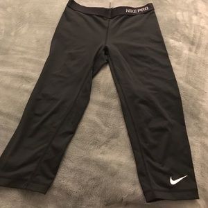 Black Nike leggings