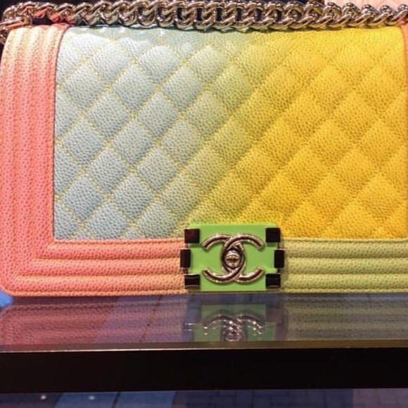 Meet your Posher, Teaira