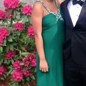 Emerald green prom dress