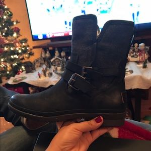 Black Ugg simmens boots