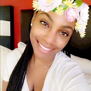 Meet your Posher, Monique