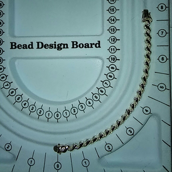 Beautiful silver and CZ bracelet - Picture 2 of 2