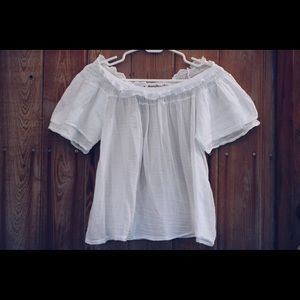 NEW! Off-shoulder blouse in linen