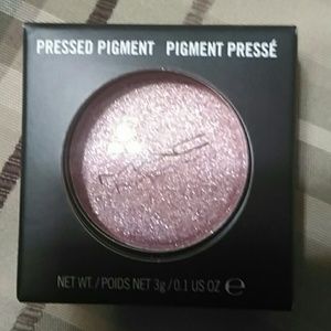 MAC pressed pigment eyeshadow