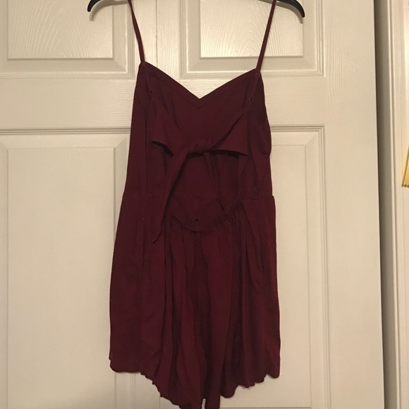 Maroon Romper with open back that ties - Picture 2 of 2