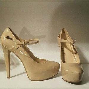 Guess brand pumps with strap