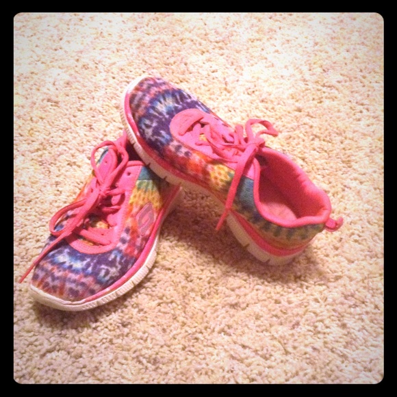 Girls sketchers