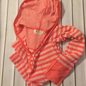 Long sleeve hooded shirt