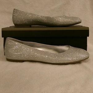 PRICE DROP! Worthington Sparkle Flats