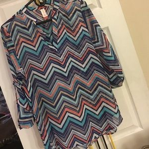 3/4 length sleeve chevron blouse