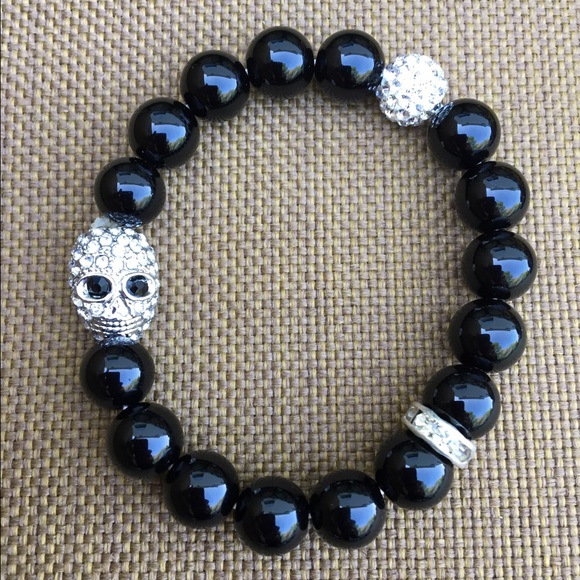 NWOT Black & silver skull bracelet
