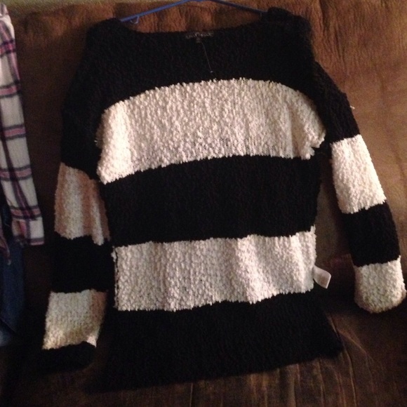 Almost famous sweater