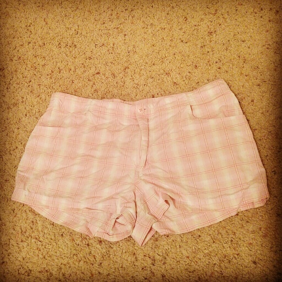Pink shorts - Picture 1 of 1