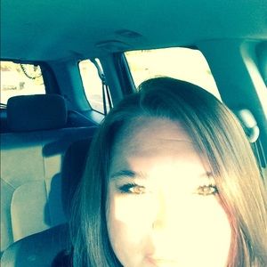 Meet your Posher, Angie