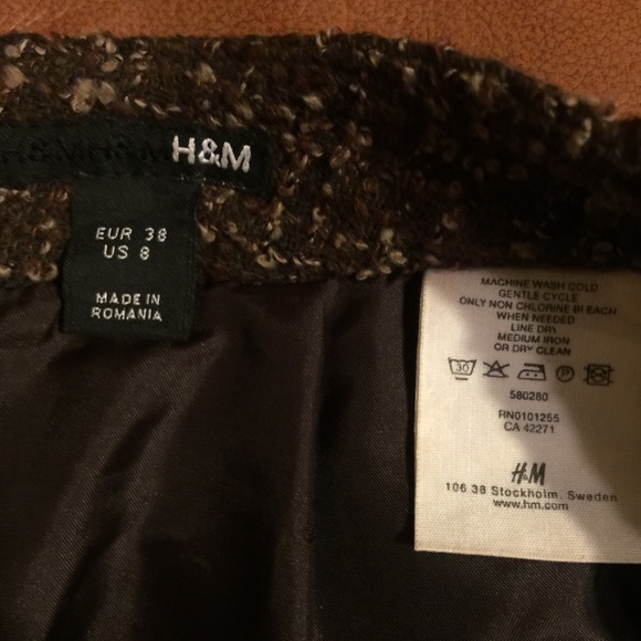 Deep brown boucle skirt - Picture 2 of 4