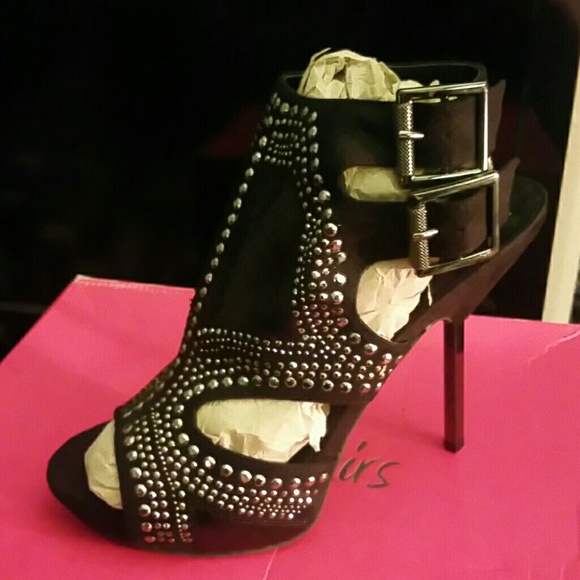 Fergie Studded heels