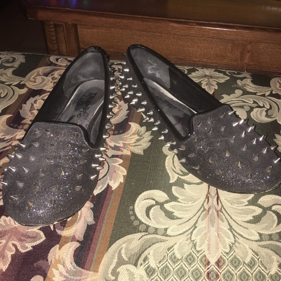 Spiked Flats