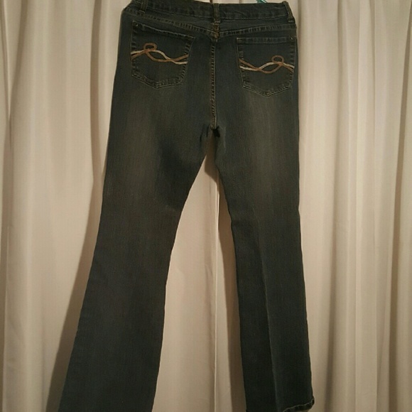 Boot cut jeans