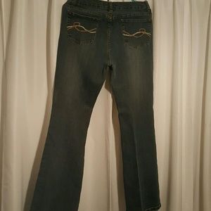 Boot cut jeans
