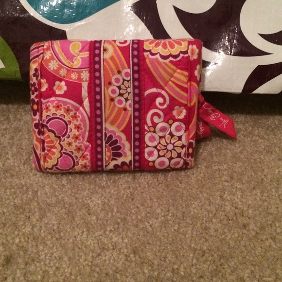 Vera Bradley Compact Wallet Raspberry Fizz - Picture 2 of 3
