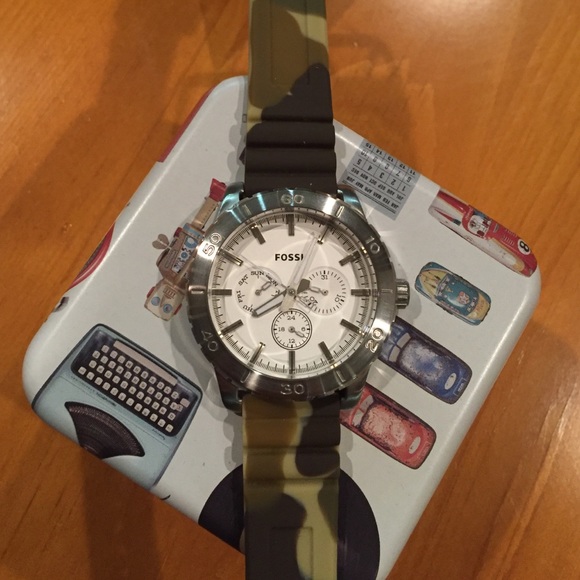 Fossil Men's Silicone Camo White Dial Watch / New - Picture 2 of 4