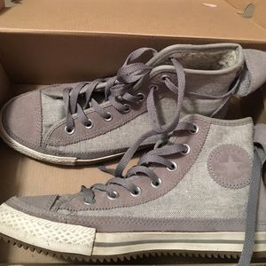 Converse size 7.5 women phaeton grey