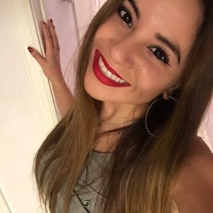 Meet your Posher, Jasmine