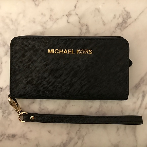 MICHAEL by Michael Kors Jet Set Tech Wristlet