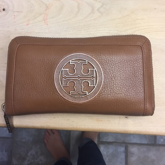 Tory burch wallet