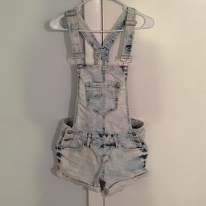 Short overalls