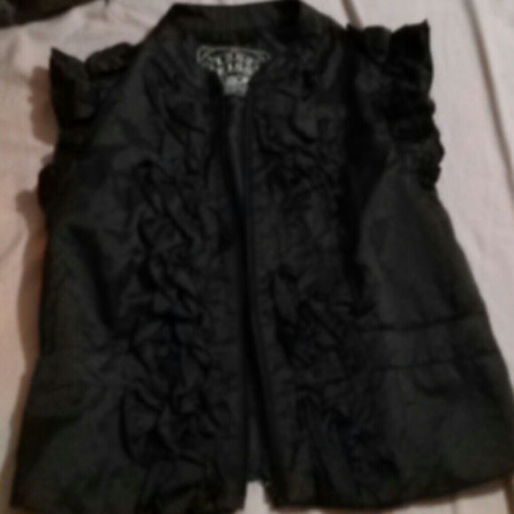 Vest - Picture 2 of 2